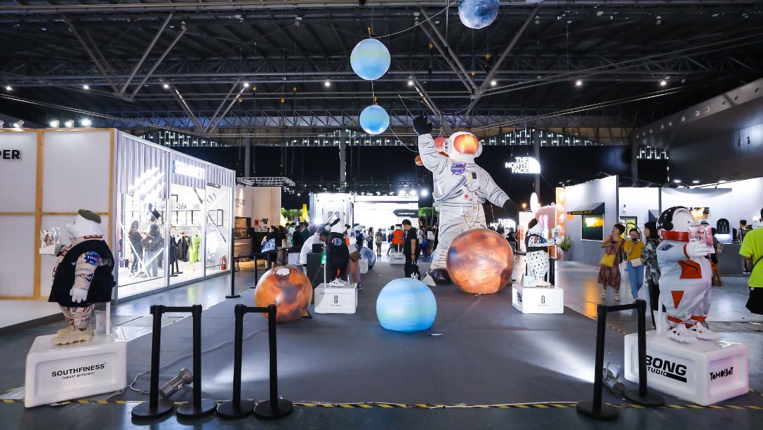 100+份地产商场太空主题宇航员星球星空展主题创意美陈网红打卡拍照形式合集方案