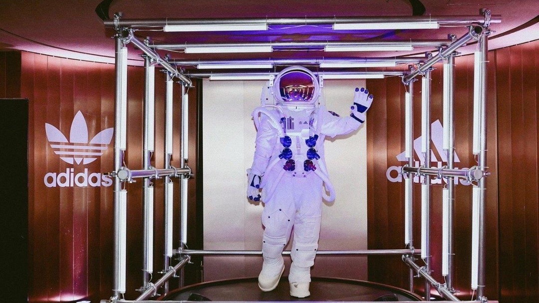 100+份地产商场太空主题宇航员星球星空展主题创意美陈网红打卡拍照形式合集方案