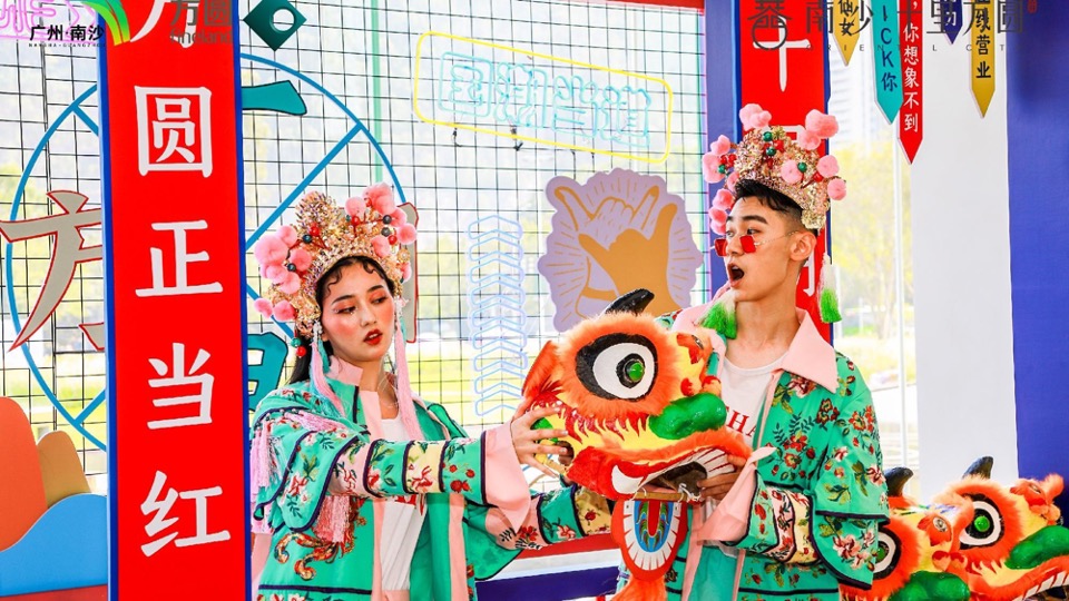 商业地产中国红元旦新年氛围包装美陈合集方案